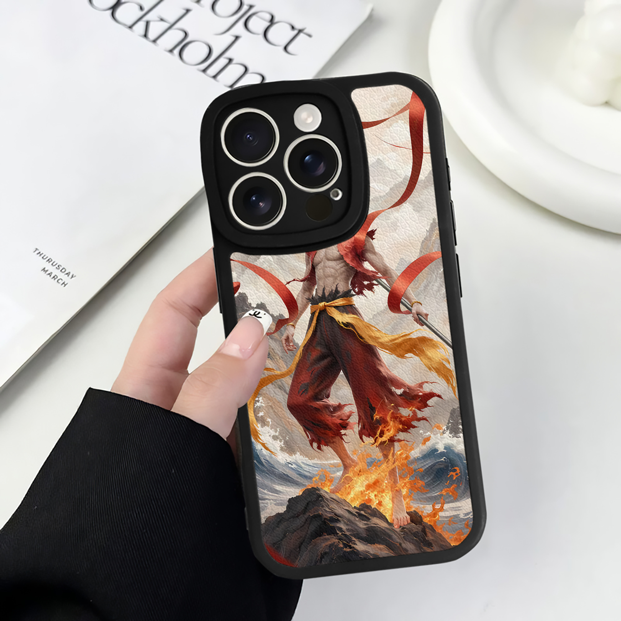 （画像用） Ne Zha 2 ナタ 魔童の大暴れ 【iPhone 16シリーズ対応】シリコンスマホケース（レザー調） 材質：シリコン